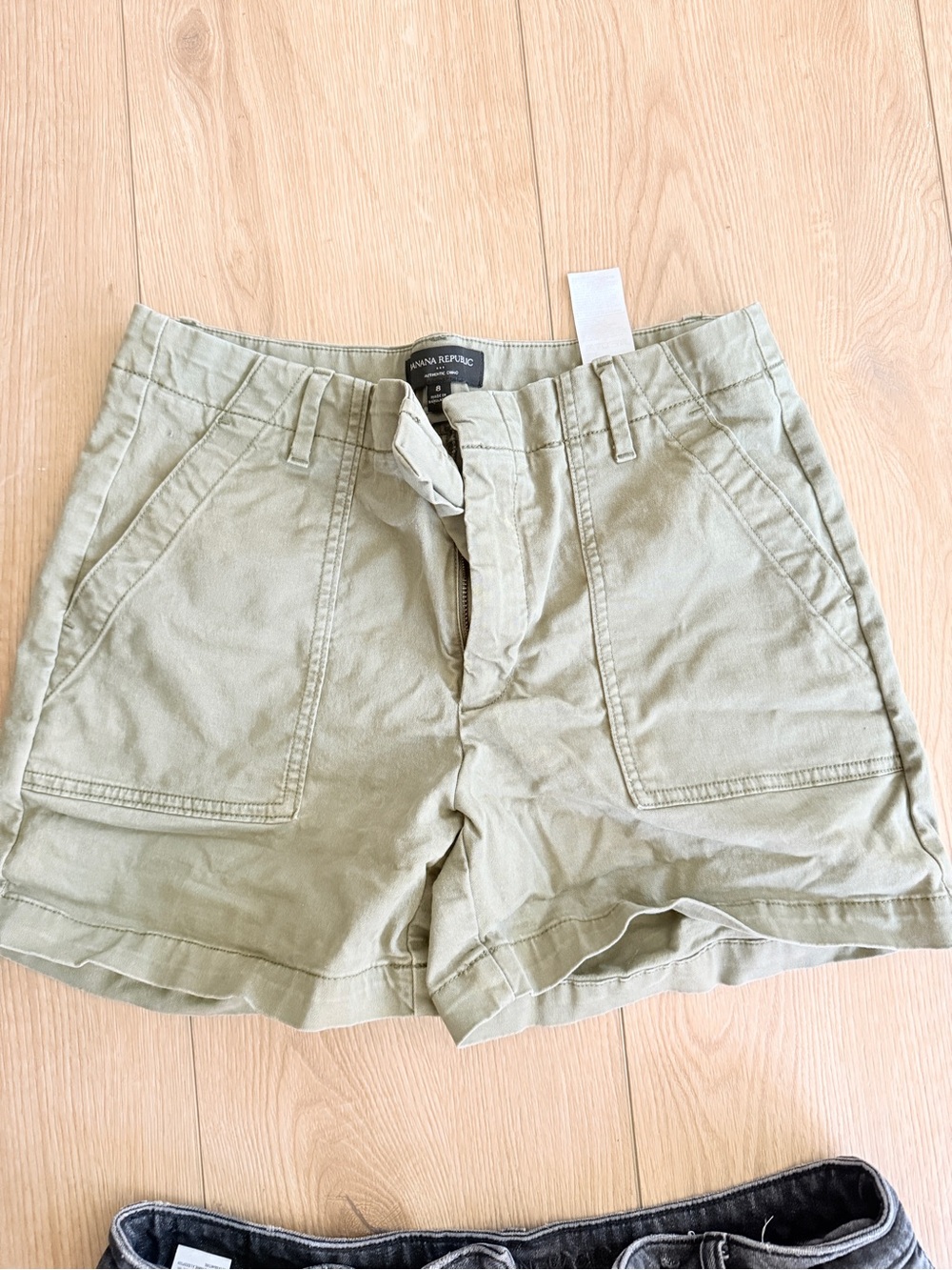 Banana Republic Light Olive Green Women’s Casual Shorts
